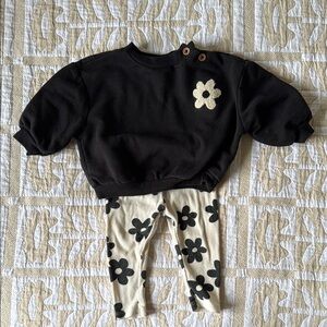 Baby girl 3-6 month Black Floral Sweatshirt and Cream Leggings Set